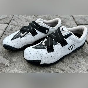 Sketchers Leather Women's Black and White Sneakers US 6.5 UK 3.5 Model SN 21598